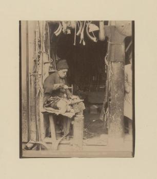 Ермаков Д. И. Тифлис. Лавка старьевщика, антиквара. 1890-е