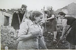 На восстановлении города. Июль, 1944 г.