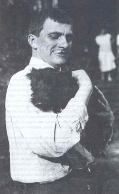 Vladimir Mayakovsky with Skotik. Pushkino, 1926