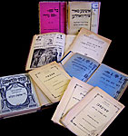 Книжные серии, выходившие в Варшаве: «Еврейская театральная библиотека», «Домашняя библиотека», «Маленькие книжечки» и другие