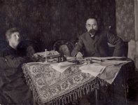 Г.В. Плеханов и Р.М. Плеханова за работой