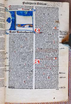 Biblia. Basel: Johann Froben, 27.VI.1491. 8°(GW  04269) Рукописный инициал F