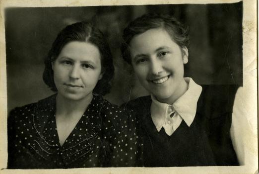 Цилия Иосифовна Грин и  Элла Зиновьевна Юфа.1950-е гг.